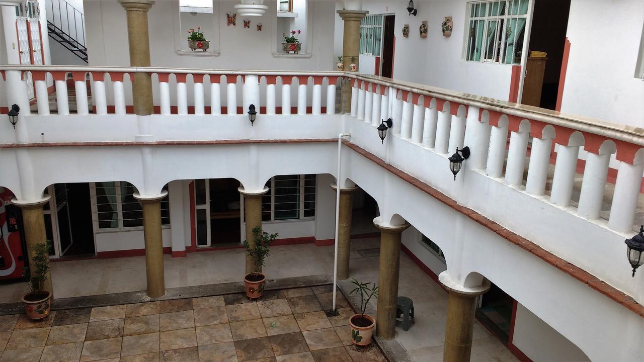 Отель Casa Nina Oaxaca Экстерьер фото