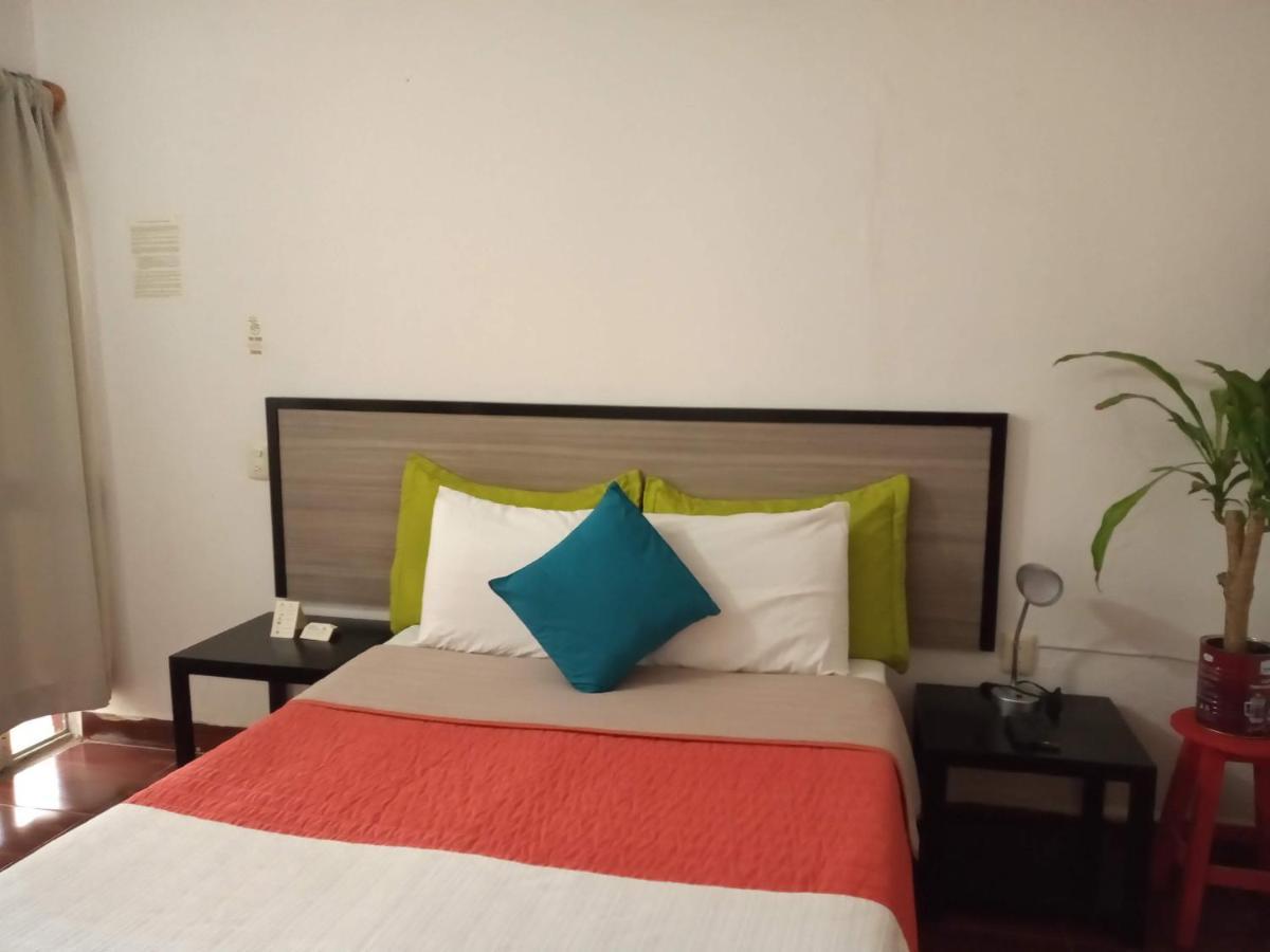 Отель Casa Nina Oaxaca Экстерьер фото
