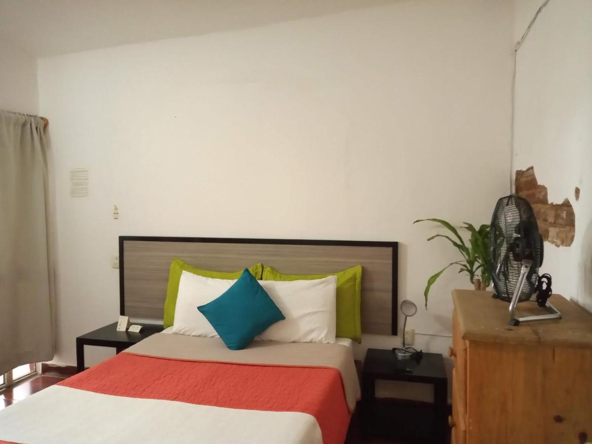 Отель Casa Nina Oaxaca Экстерьер фото